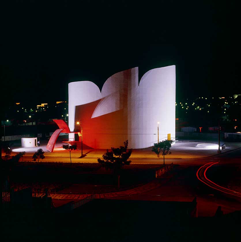 Teatro Estadual de Araras por Oscar Niemeyer