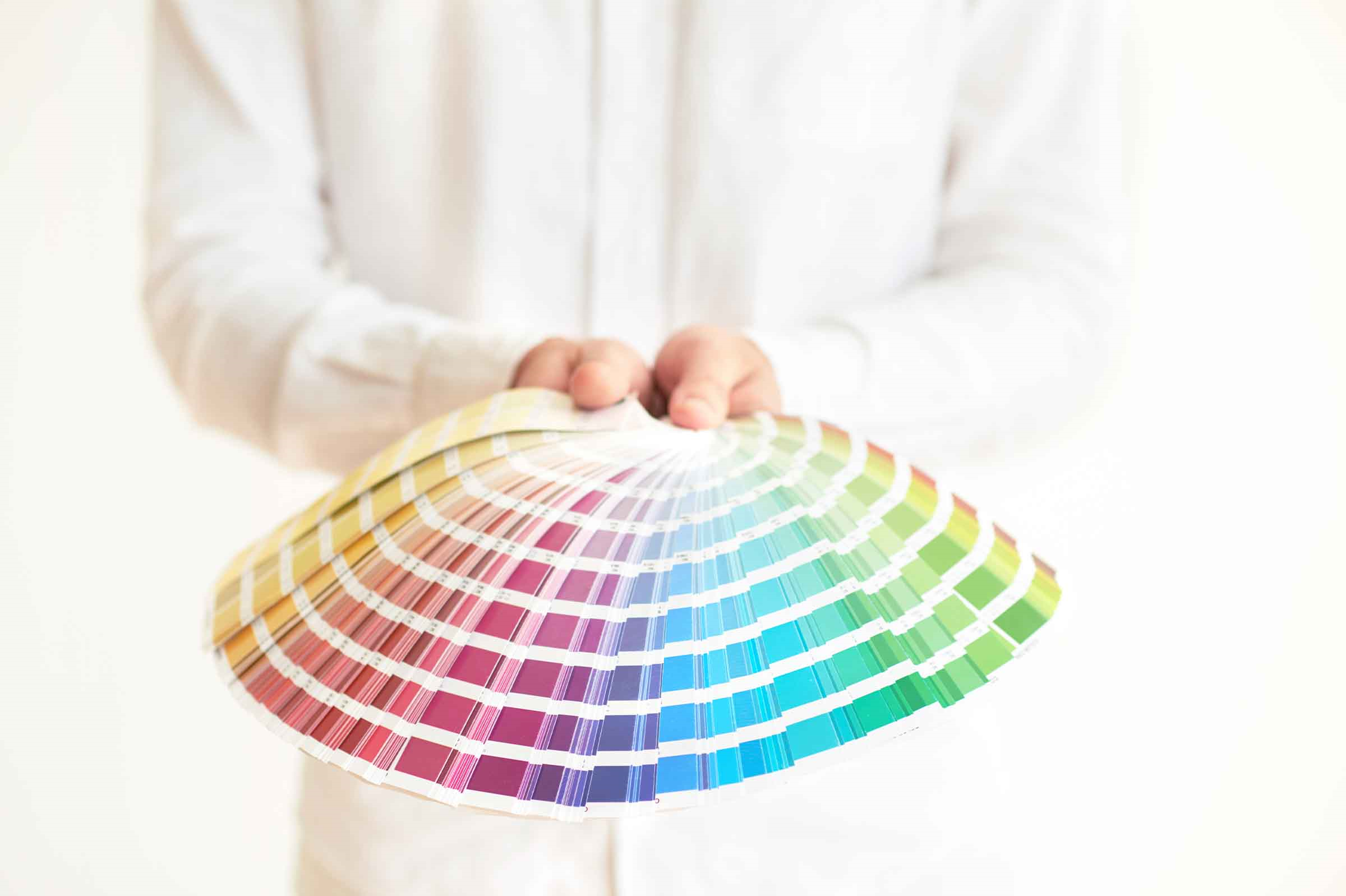 Tendências de cores para 2024:  Coral, Suvinil, Pantone, WGSN, Eucatex, Sherwin-Williams