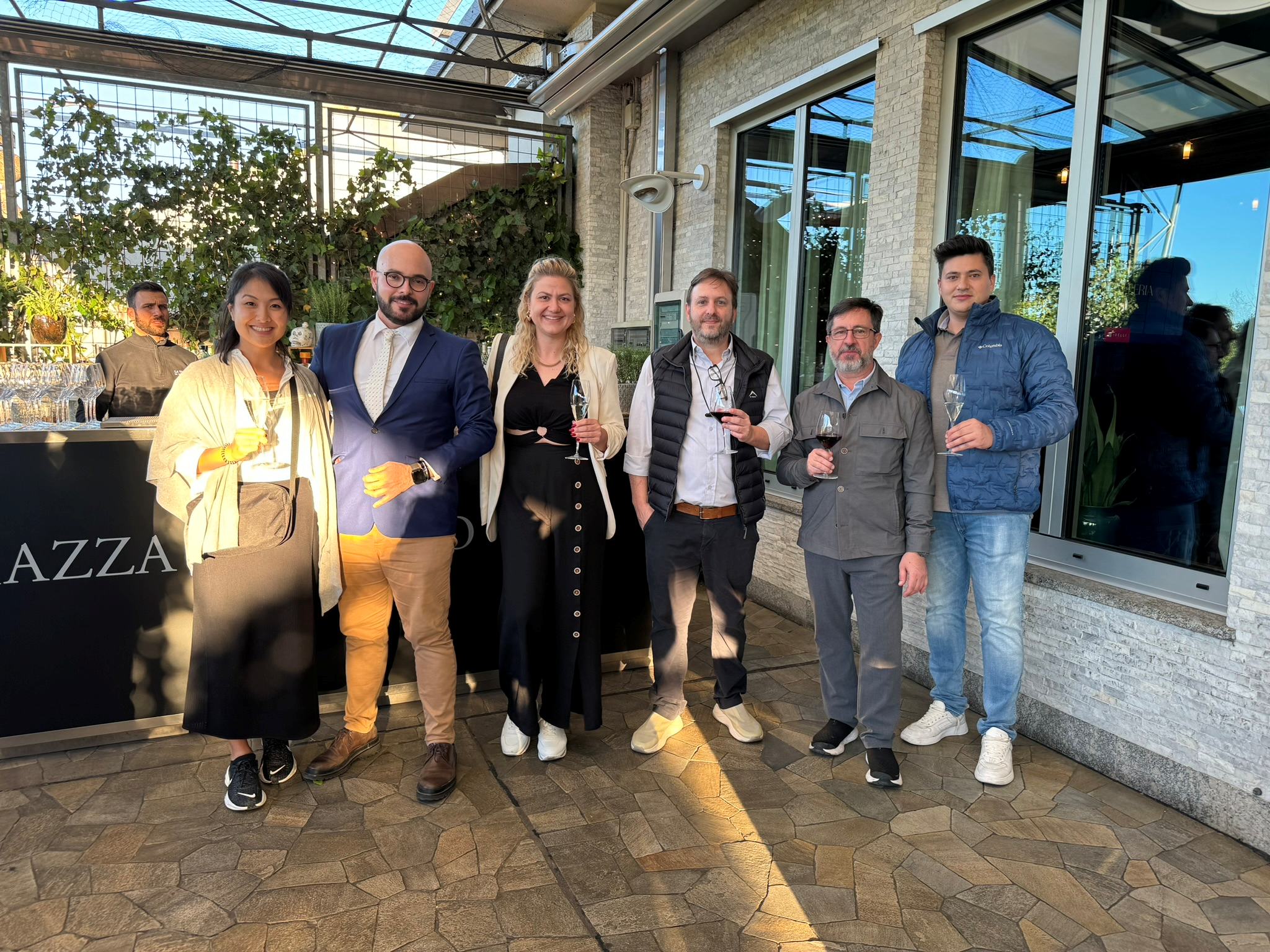 Fornecedor e apoiador do evento Schattdecore Duratex, respectivamente 