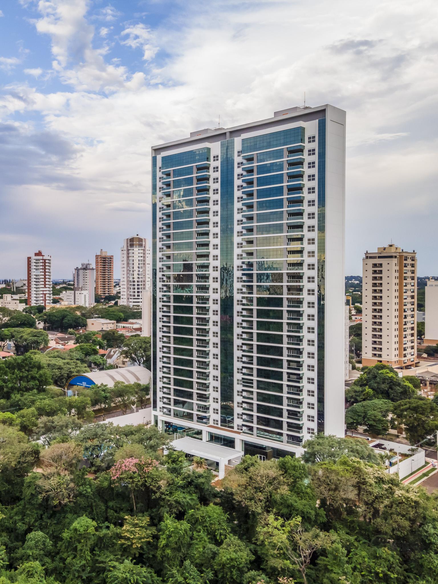 Obra de número 20 em  montagem no edifício Lumini- Maringá - PR